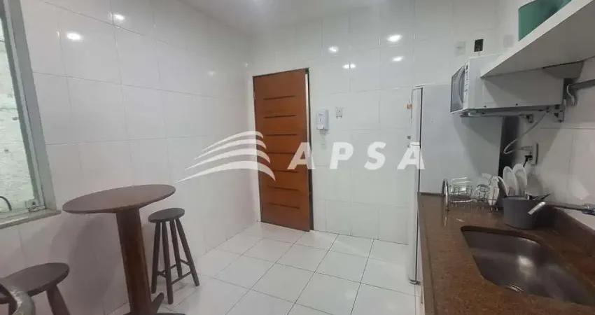 ESTA ESPAÇOSA CASA DE 230 M² EM LARANJEIRAS ESTÁ DISPONÍVEL PARA LOCAÇÃO, OFERECENDO UM AMBIENTE IDE
