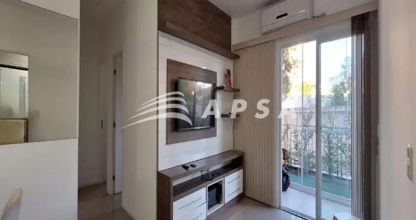 LINDO APARTAMENTO 03 QUARTOS, MOBILIADO, NA ESTRADA DOS BANDEIRANTES - JACAREPAGUÁ. SÃO 68M² DISTRIB