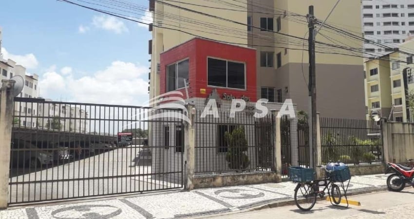 APARTAMENTO COM 3 QUARTOS (SENDO 1 SUÍTE), BANHEIRO SOCIAL, COZINHA AMERICANA COM ARMÁRIO, SALA DE E