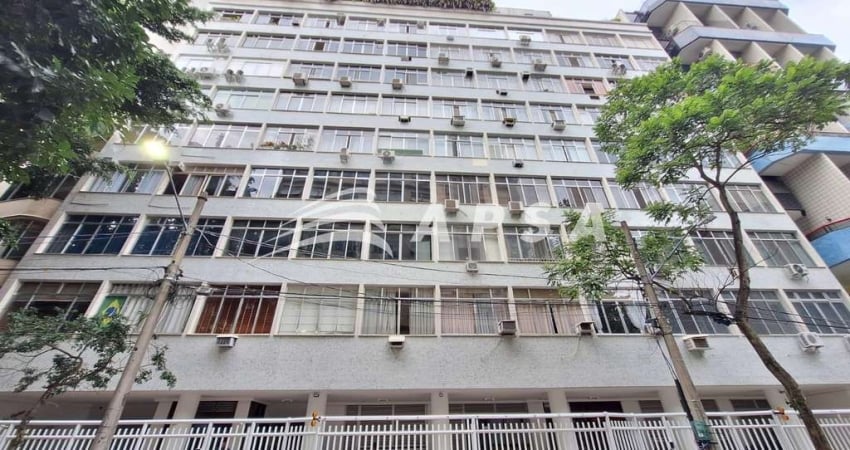 ÓTIMO APARTAMENTO, 35 M2 ,DE FUNDOS, SILENCIOSO, CLARO, AREJADO, MUITO BEM DIVIDIDO; COMPOSTO POR SA