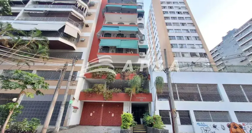 ÓTIMO APARTAMENTO COMPOSTO DE VARANDA, SALA, 2 QUARTOS SENDO UMA SUÍTE, BANHEIRO SOCIAL,COZINHA, ÁRE