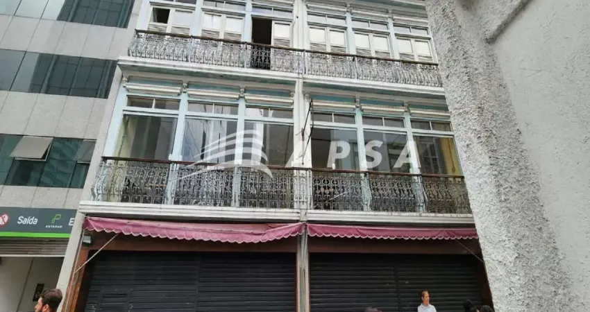 NO CORAÇÃO PULSANTE DO COMÉRCIO CARIOCA, NO TRADICIONAL SAARA, ESTE PRÉDIO COMERCIAL DE 4 ANDARES PA