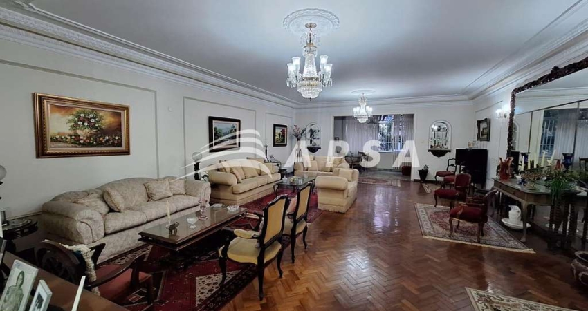 COM 350M² DE PURO CONFORTO, ESTE APARTAMENTO NA RUA PAULA FREITAS É UM VERDADEIRO ACHADO EM COPACABA