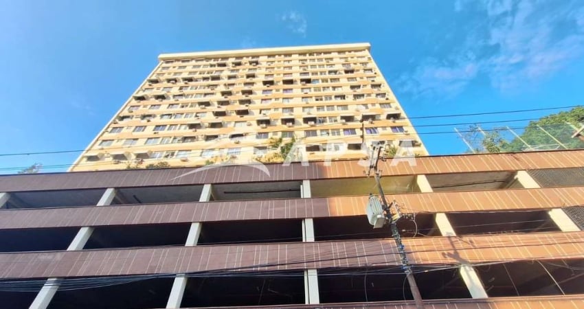 ÓTMO APARTAMENTO,60 M2,COMPOSTO POR SALA,  02 QUARTOS COM ARMÁRIOS, BANHEIRO SOCIAL COM BLINDEX, COZ