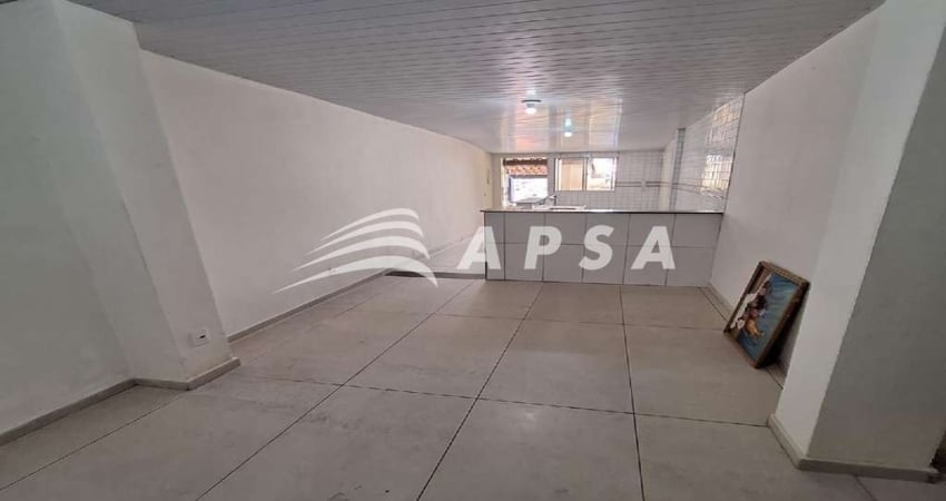 ENTRADA COLETIVA   ¿¿ 2 QUARTOS (SENDO 1 SUÍTE) ¿ 2 BANHEIROS ¿¿ SALA DE JANTAR ¿¿¿ 1 COZINHA  ÁREA