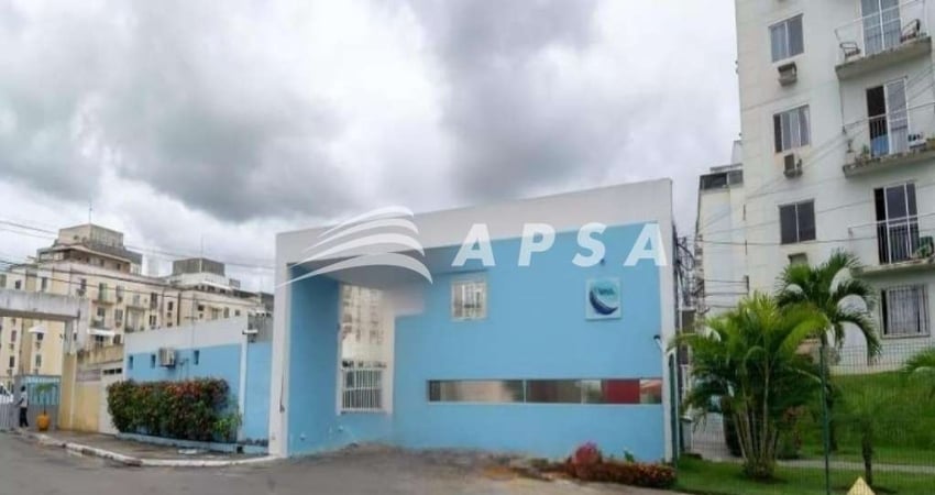 ALUGA-SE APARTAMENTO PRÓXIMO AO CENTRO DE LAURO DE FREITAS. IMÓVEL SERÁ ALUGADO SEM MOBILA.  COMPOST