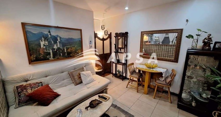 IMAGINE MORAR A APENAS UMA QUADRA DO MAR, EM UM APARTAMENTO QUARTO E SALA CHEIO DE CHARME E CONFORTO