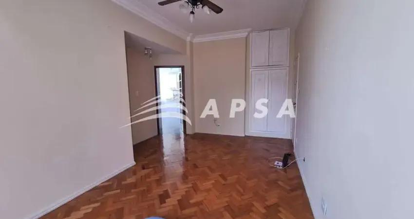 NA TIJUCA, EM UMA LOCALIZAÇÃO PRIVILEGIADA, ESTE APARTAMENTO PARA ALUGUEL É A DEFINIÇÃO DE CONFORTO