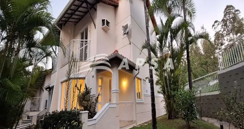 MAGNÍFICA CASA DUPLEX, NO CONDOMÍNIO DEL MONTE - FREGUESIA - JACAREPAGUÁ. SÃO 180M² DISTRIBUÍDOS EM