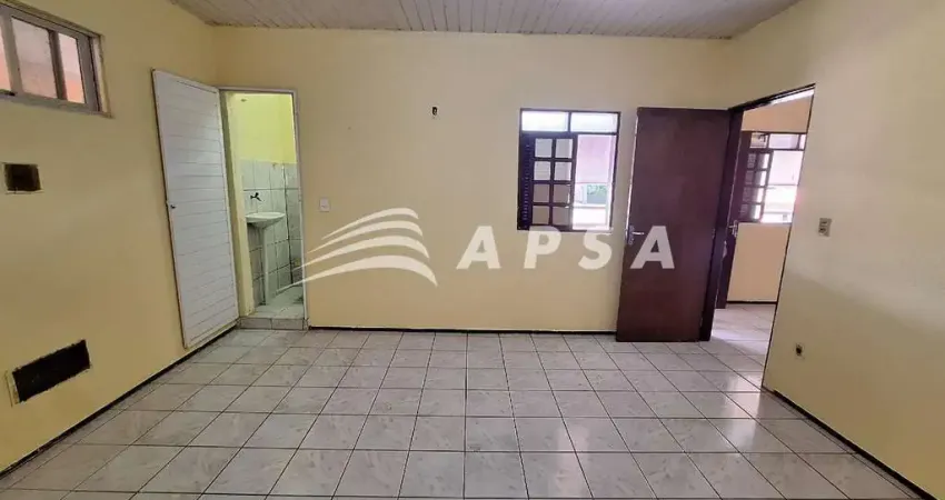 APARTAMENTO NA PARANGABA COM 1 SUÍTE, SALA DE ESTAR E COZINHA FUNCIONAL COM BALCÃO. SITUADO NO PRIME