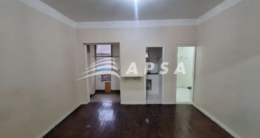 IMAGINE ACORDAR COM A BRISA LEVE ENTRANDO PELAS JANELAS DE UM CHARMOSO CONJUGADO NA GLÓRIA. EM FRENT