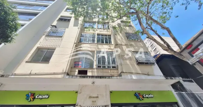 Apartamento frente, sala , 2 quartos,  banheiro, cozinha, area de serviço e banheiro empregada. prox