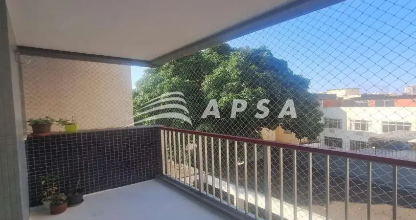 Apartamento no meier, com sala ampla e iluminada, integrada à varanda um espaço perfeito para relaxa