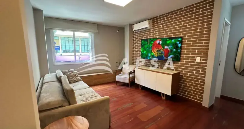 Imagine viver em um apartamento 100% reformado, assinado por arquiteto, com vista direta para o icôn