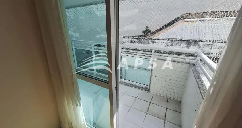 No coração de botafogo, na charmosa rua visconde de silva, encontra-se um apartamento que combina el
