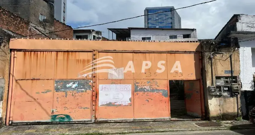 Casa com dois quartos nos barris  alugo casa, imóvel vazio com 200m² no 1° andar, composto por sala,