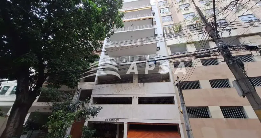 Excelente apartamento, 86 m2, de fundos, silencioso e areajado, composto por sala em dois ambientes,