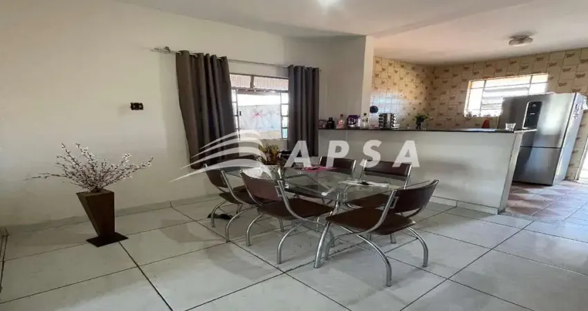 Casa com 3 quartos para locação – ambiente familiar e aconchegante se você procura um lar tranquil