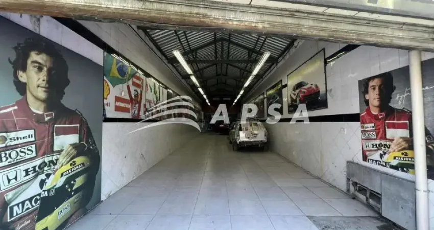 Na movimentada rua do catete, surge uma loja excepcional que combina visibilidade, espaço e versatil