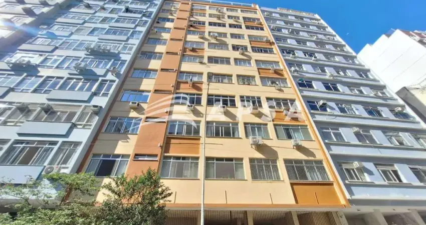 Ótimo apartamento de 54 m2 com piso frio e pintura nova, contendo 2 quartos sendo um com armários, s