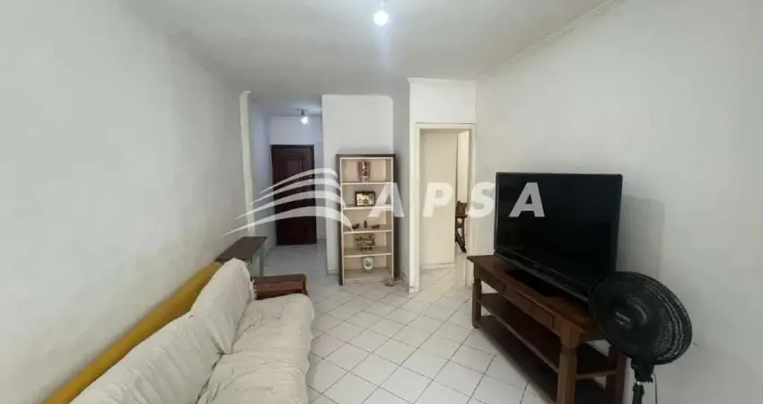 Em uma das ruas mais charmosas de laranjeiras, um apartamento iluminado revela seu encanto. de frent