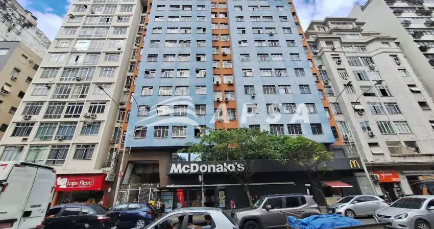 Apartamento totalmente reformado no leme, modernizado, galeria de grande circulaçao de pessoas, próx