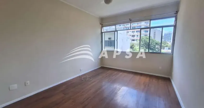 Viva o conforto e a praticidade que só a tijuca oferece neste apartamento de 2 quartos com armários