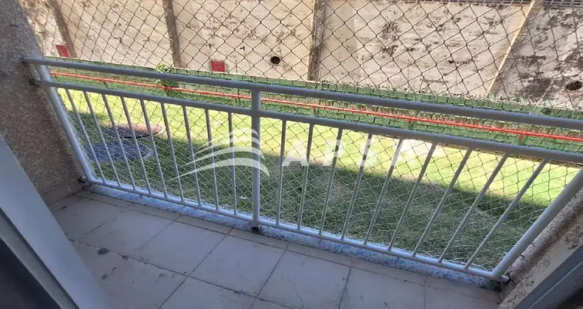 Em 45 m², cada espaço foi planejado para oferecer conforto e funcionalidade. A sala iluminada se int