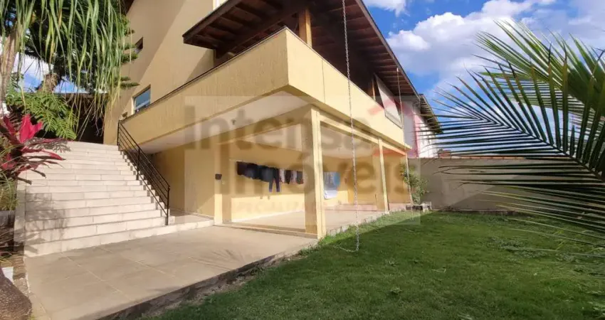 Sobrado à venda no bairro Campos Elíseos - Taubaté/SP