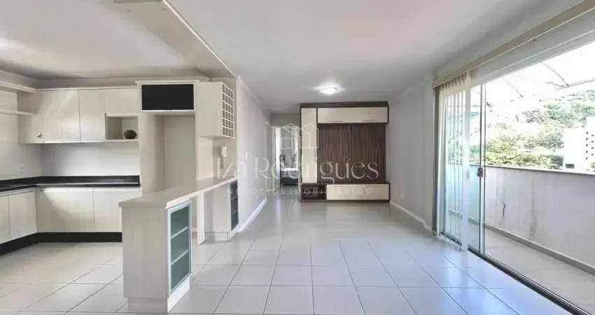 Apartamento com 1 suíte + 2 dormitórios semi mobiliado no bairro Ressacada.