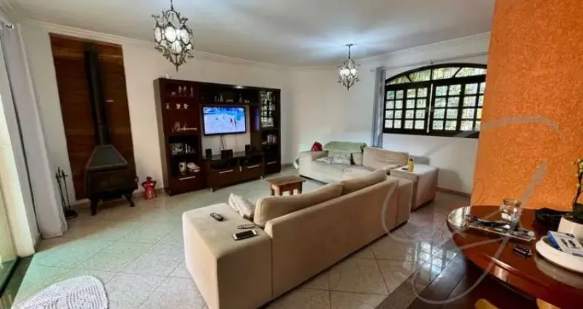 Imperdível casa à venda em Osasco-SP, no bairro Adalgisa: 4 quartos, 2 suítes, 2 salas, 6 banheiros, 4 vagas, 349 m²