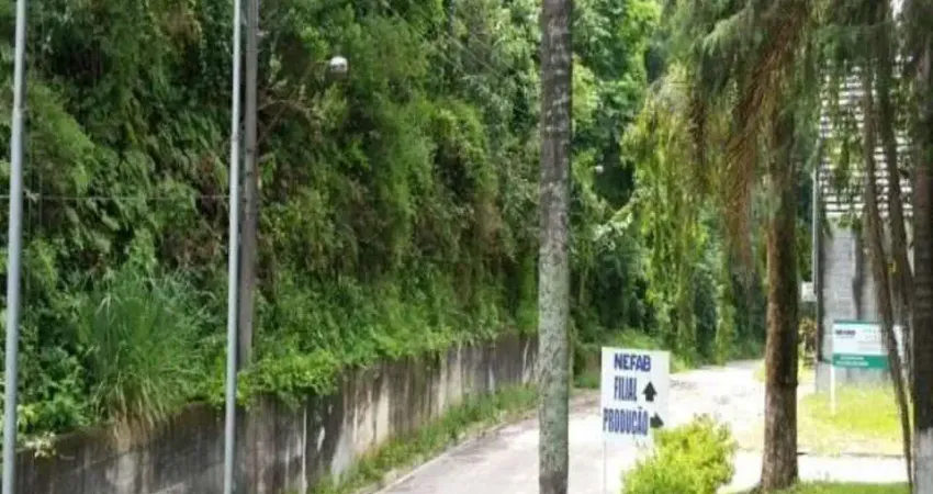 GALPÃO A VENDA EM EMBU COM ÁREA TOTAL 25 MIL M² E ÁREA CONSTRUÍDA DE 5.500 MIL M², EXCELENTE LOCALIZAÇÃO DE SP.