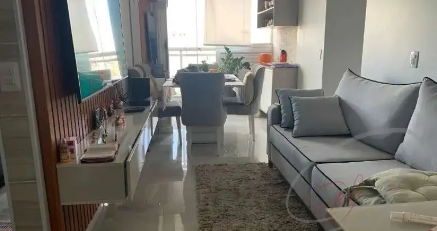 Apartamento à venda no Jardim das Flores, em Osasco, com 2 dormitórios, 1 suite, 2 salas, 2 banheiros, vagas para 2 autos e 1 moto, com 57 m².