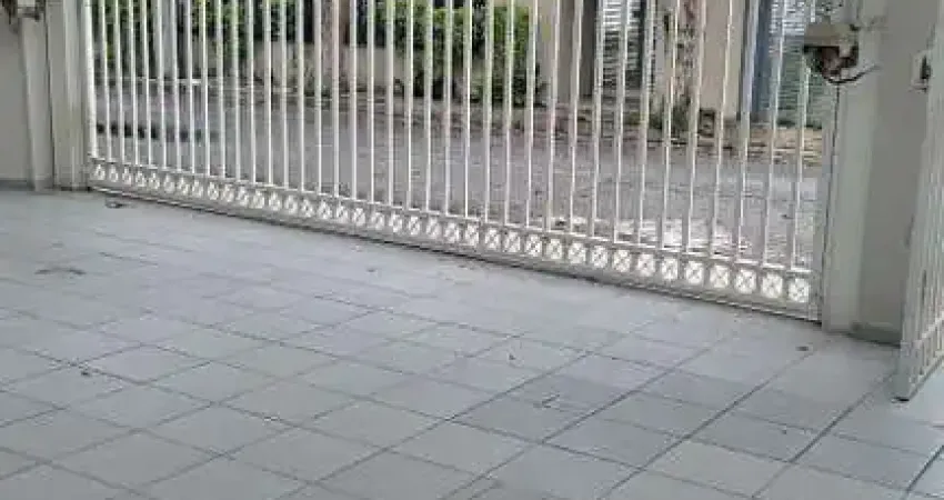 Casa de luxo em condomínio na Cidade São Francisco, São Paulo-SP: 3 quartos, 3 suítes, 3 salas, 2 vagas de garagem, 172m².