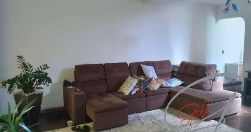 Imperdível Casa em Condomínio à Venda no Jaguaré, São Paulo-SP - 3 Quartos, 1 Suíte, 3 Salas, 4 Banheiros, 2 Vagas, 270m²