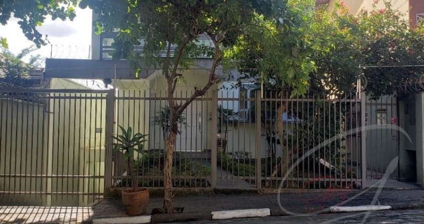 Sobrado a venda com 4 dormitorios, 5 vagas, portão automatico, 5 banheiros. Bairro Adalgisa. Escritorio.
