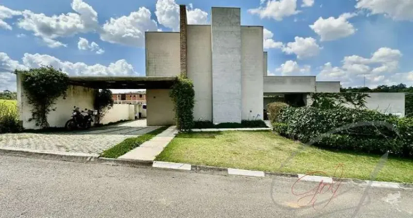 Casa residencial para Venda e Locação Granja Viana, Jandira 4 dormitórios sendo 4 suítes, 3 salas, 5 banheiros, 6 vagas 408,73 m² construída, 623,58 m² terreno
