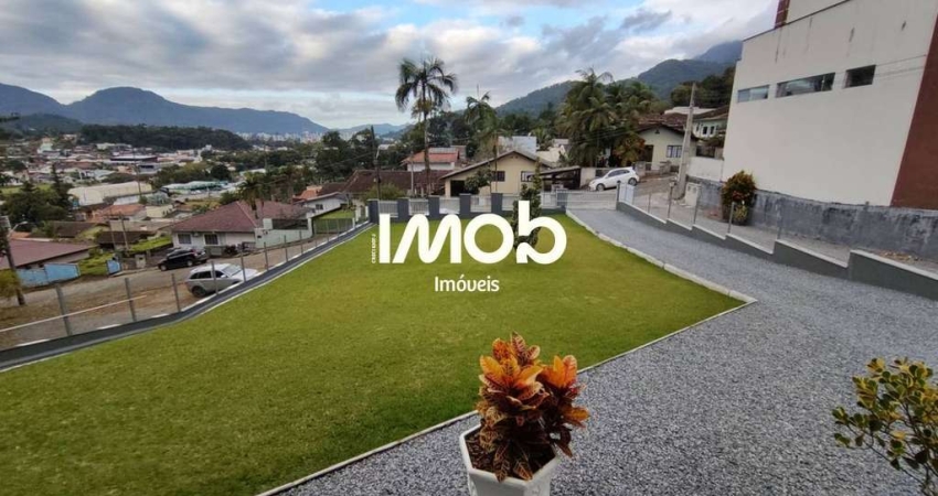 Casa semi mobiliada com 3 dormitórios, Barra do Rio Molha