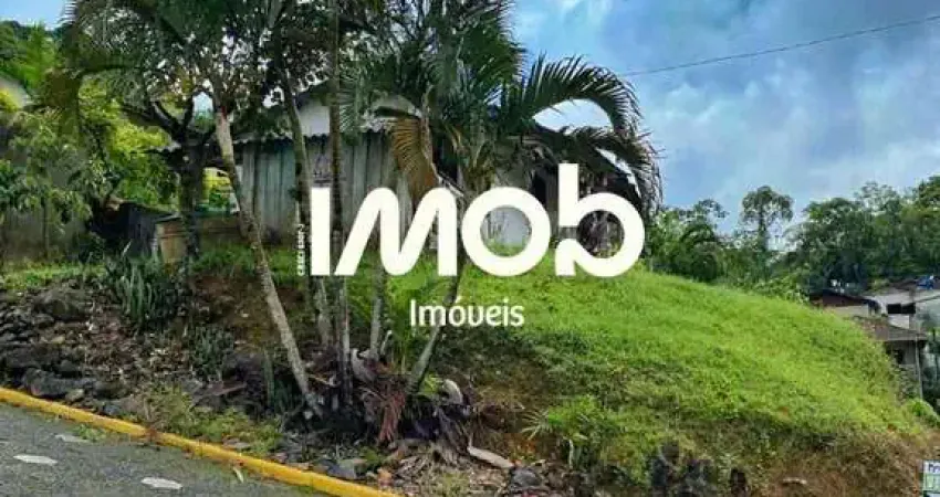 Terreno com 450 m² de área total, Centro de Guaramirim