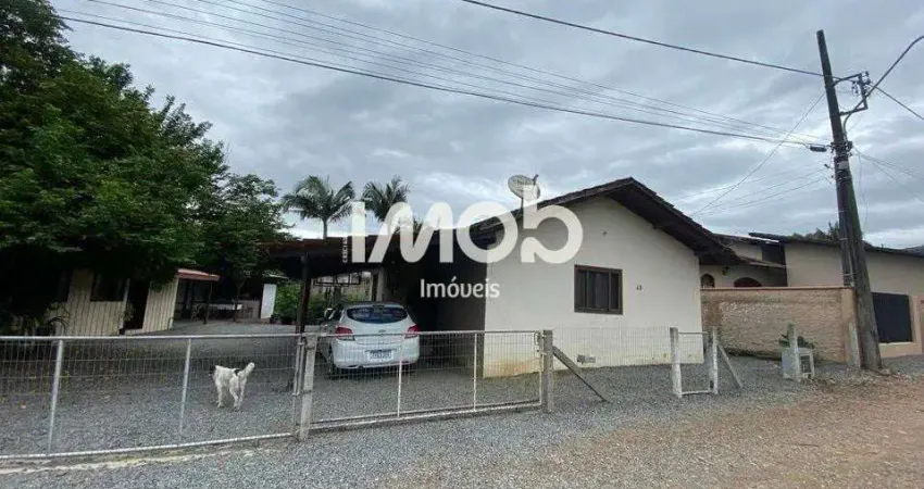 Casa principal e casa de madeira, ilha da figueira em guaramirim - sc