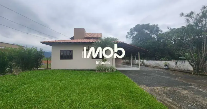 Casa Semimobiliada com 1 Suíte + 2 Quartos, Schroeder