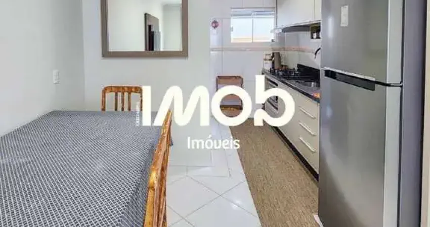 Apartamento semimobiliado com 3 quartos, Barra do Rio Cerro