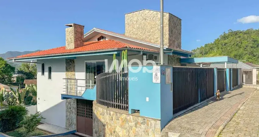 Casa com 3 suítes + 1 quarto, barra do rio molha - jaraguá do sul