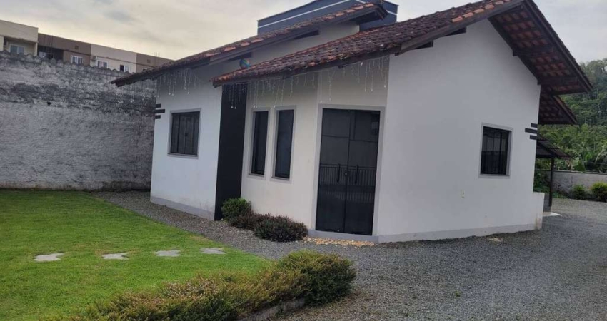 Casa com 2 quartos, Jaraguá 99 - Jaraguá do Sul