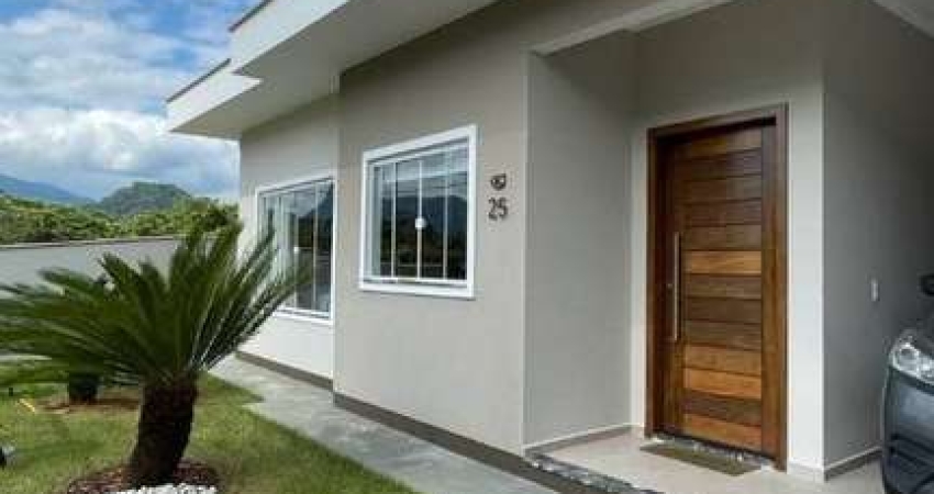 CASA COM SUÍTE + CLOSET E 2 QUARTOS + ÁREA DE FESTA COM PISCINA