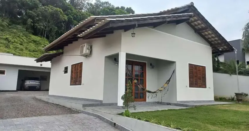 Casa com 04 quartos e edicula  no bairro três rios do sul em jaraguá do sul