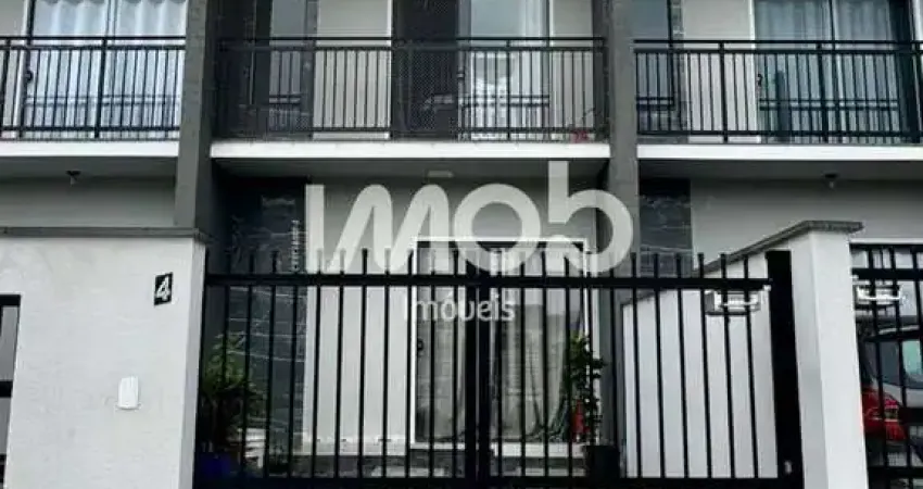 Geminado com 2 quartos, com área dos fundos coberta - ilha da figueira - guaramirim