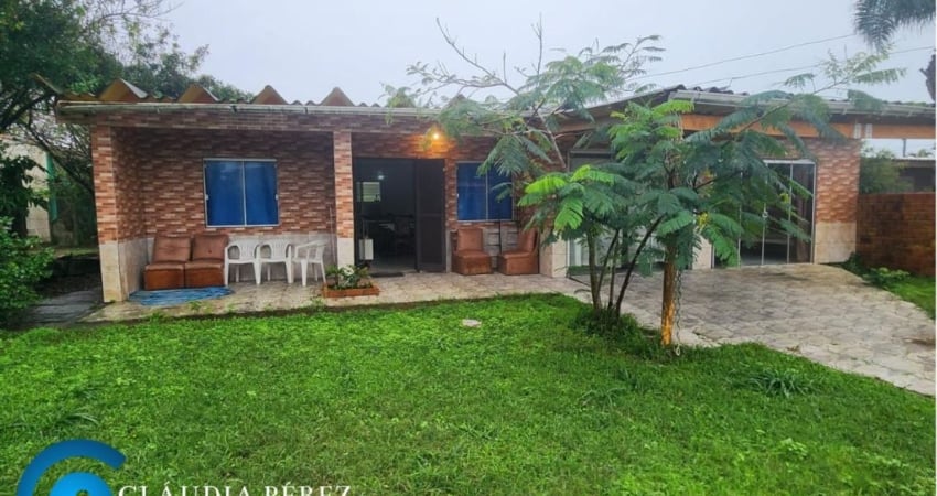 Casa com 3 quartos à venda na pampa, 2377, Centro, Balneário Pinhal