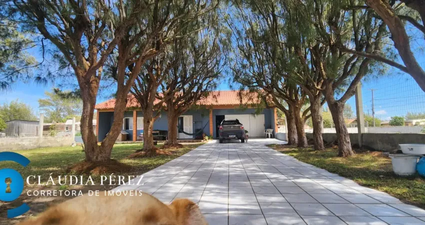 Casa com 3 quartos à venda na Rua Callil Miguel Allen, 5551997186, Centro, Balneário Pinhal