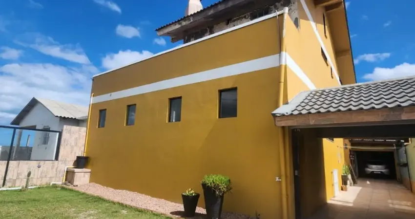 Sobrado de 05 dormitorios em balneário pinhl. com 05 banheiros, 50 metros do mar